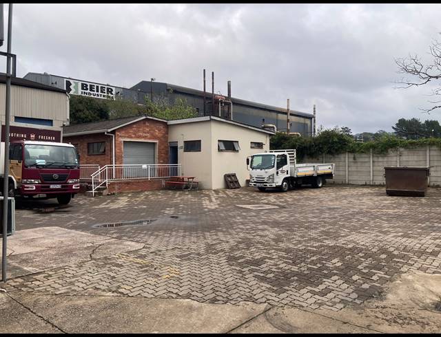 2,140M² FACTORY TO LET IN WESTMEAD